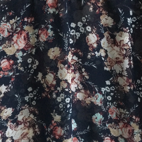 Floral blouse - Picture 2 of 4